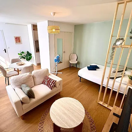 Apartment Charming In The Heart Of Bouffay Nantes